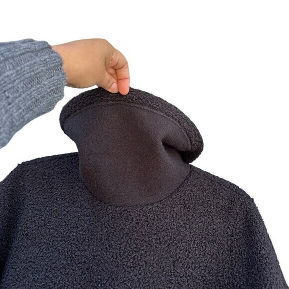 LANDS’ END Black Sherpa Cowl Turtle Neck Pullover Hands Pockets Sweater Medium - Picture 4 of 8
